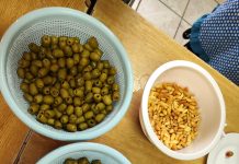 Con talleres de conservas y preparación de aceitunas buscan agregar valor a productos campesinos