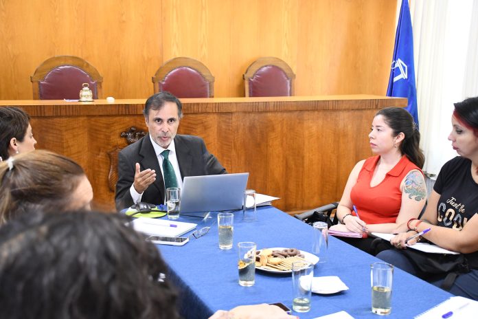 Mesa ministro Meneses 2