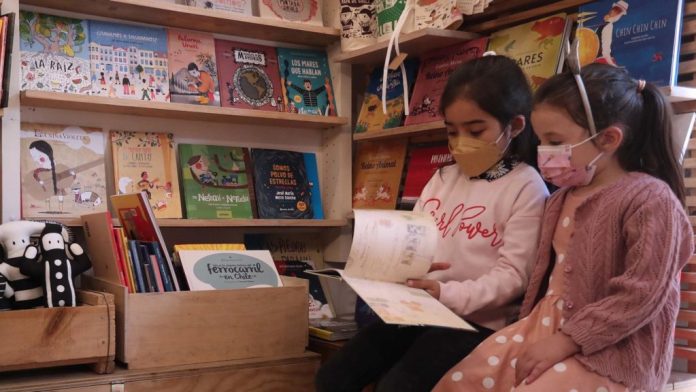 mes del libro antología niños y niñas
