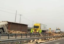 Tracto camión volcó durante esta mañana al norte de Vallenar dejando un lesionado qué fue traslado hasta el Hospital Provincial del Huasco.