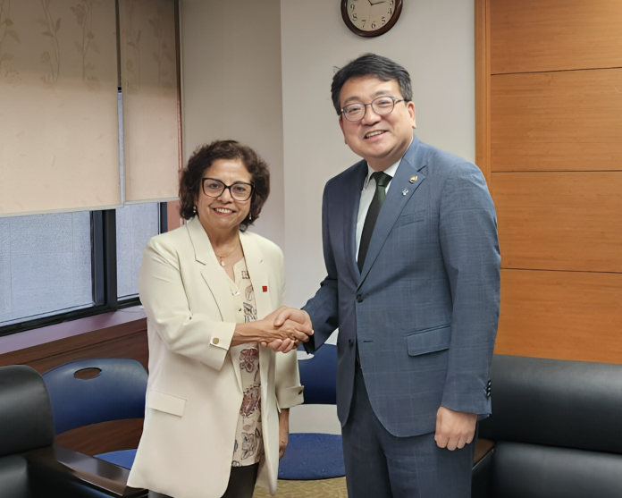 Ministra WIlliams y Vice ministro Choi