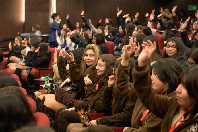 VI-Encuentro-Mujeres-Ciencia-Tecnologiìa-Biobiìo-9911-2000x1331