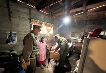 Vallenar: Carabineros del retén Rosas Bugueño realizaron labores comunitaria a dos vecinas del sector de Baquedano