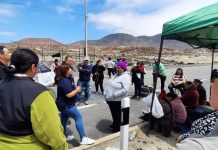 Bloqueo de ruta realizaron este Sábado Familia de la Villa San Pedro de Huasco por remate donde se encuentran emplazada sus vivienda