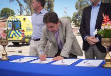 AUTORIDADES REALIZAN ENTREGA DE TERRENO PARA LA CONSTRUCCIÓN DEL CENTRO ONCOLÓGICO ATACAMA