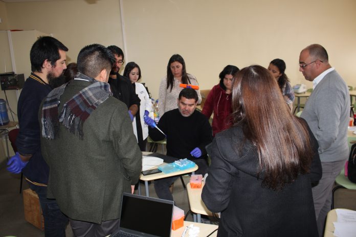 La clase inicial del taller de Bilogía Molecular solo para los profesores de ciencias de los liceos de la provincia del Huasco