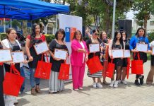 Grupo de mujeres emprendedora de Vallenar reciben certificación tras termino de un curso de capacitación impartido por Fosis Atacama.