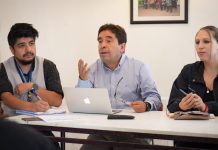 GOBERNADOR REGIONAL Y AUTORIDADES SE REÚNEN CON PESCADORES ARTESANALES DE CHAÑARAL AFECTADOS POR MAREJADAS ANORMALES