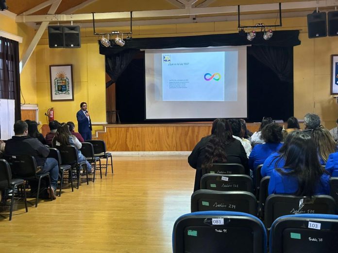 Encuentro informativo para apoderados con hijos e hijas dentro del Espectro Autista (9)
