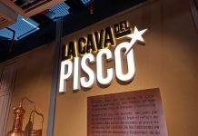 Aeropuerto de Santiago inaugura la primera Cava del Pisco en sus instalaciones