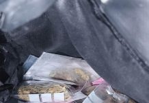 TRES DETENIDOS POR MICROTRÁFICO DE DROGAS Y OTRO POR PORTE DE ARMA BLANCA