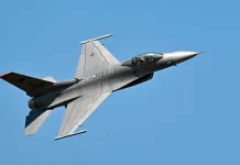 Aviones F-16 sobrevolaron Vallenar, pero la niebla impidió su visibilidad en gran parte de la ciudad