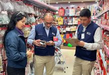 SEC Atacama intensifica control a venta de guirnaldas navideñas y advierte sobre riesgos de productos sin certificación