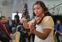En emotiva ceremonia dos jóvenes en proceso de reinserción reciben licencia de enseñanza media