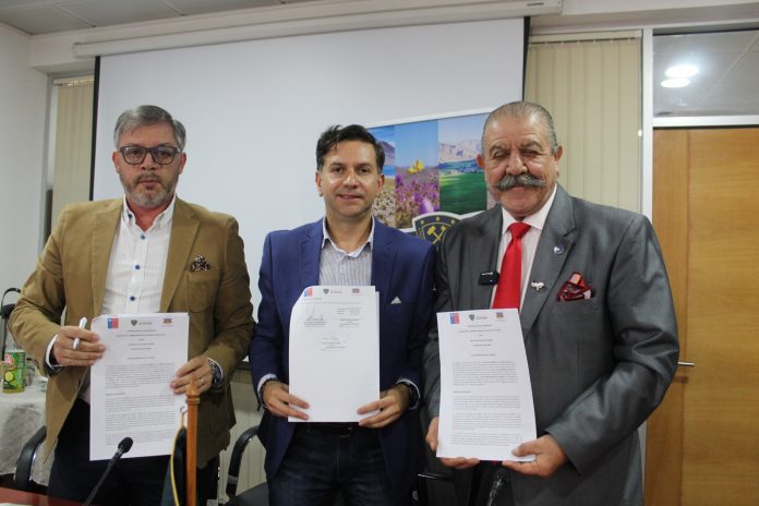 Firma de acuerdo tripartito por la pasarela (17)