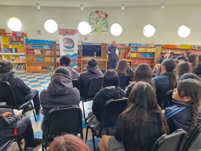 CHARLA FREIRINA