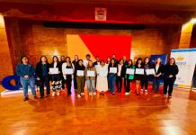 12 nuevos operadores CAEX culminan programa de formación impulsado por Teck Quebrada Blanca en Pozo Almonte