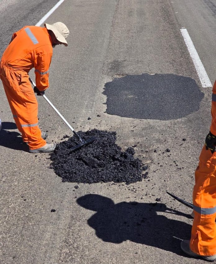 MOP ejecuta trabajos de bacheo en la Ruta C-17 entre Copiapó y Diego de Almagro