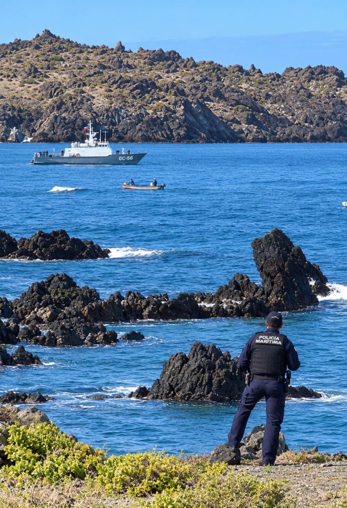 Continúa búsqueda de pescador desaparecido en Caleta Chañaral de Aceituno
