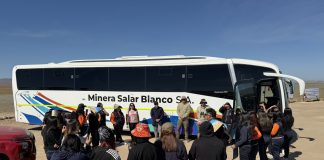 Minera Salar Blanco y CORPROA impulsan colaboración para acercar el Desierto Florido a estudiantes de Copiapó