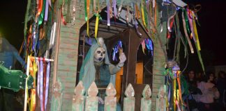 Personajes fantasmagóricos sorprendieron a Freirina con el pasacalle patrimonial “Tololo Pampa”