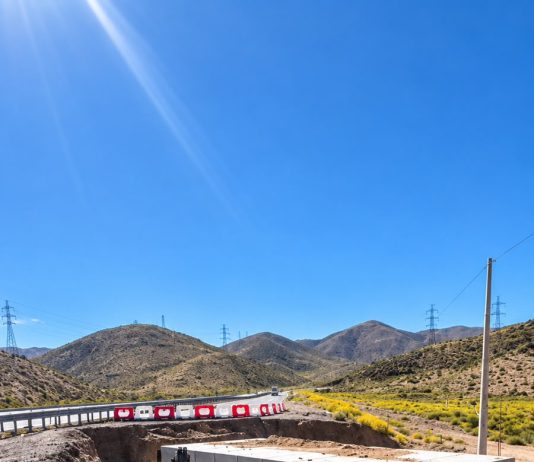 Seremi MOP inspeccionó reconstrucción de Ruta 5 Norte en Incahuasi y verificó avances para normalizar el tránsito