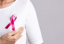 Cáncer de mama: más de 2.600 personas tienen garantías GES retrasadas mientras los nuevos casos superan los 5 mil al año