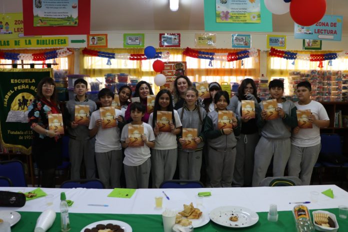 Con encuentro en torno a “El viaje del zorro” de Jessica Acuña culminó programa diálogos en movimiento