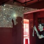 ARTISTA ATACAMEÑA PRESENTA EXPERIENCIA INMERSIVA QUE CONECTA EL FIRMAMENTO CON LA MEMORIA DEL DESIERTO