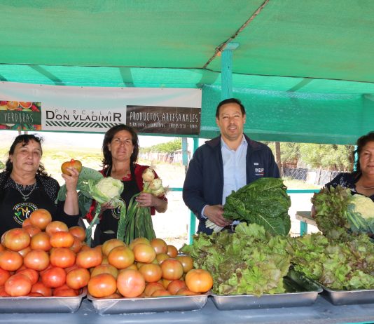 INDAP Atacama activa nuevo Mercado Campesino en Canto del Agua fortaleciendo la economía local.