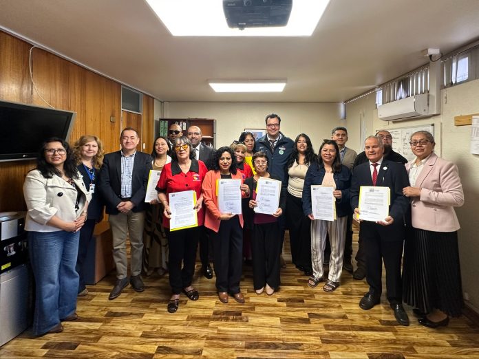 Serviu Atacama firma y entrega 10 comodatos