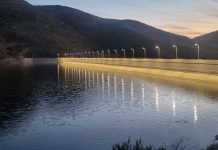 Embalse Santa Juana alcanza su máxima capacidad y genera interés entre visitantes sobre su rebalse