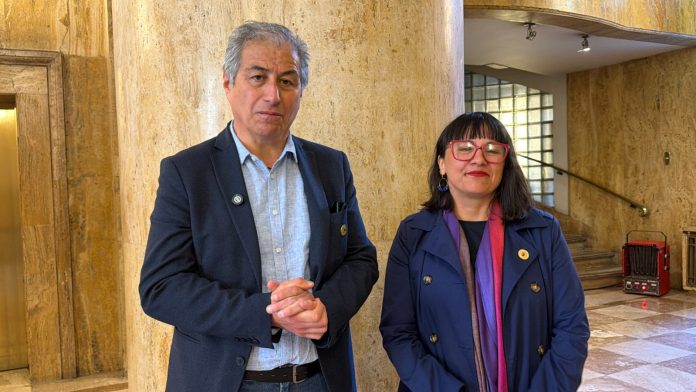 COLEGIO DE PROFESORES ACUDE A CONTRALORÍA POR ORDINARIO DE LA DIRECCIÓN DE EDUCACIÓN PÚBLICA QUE INSTRUYE GRAVES MEDIDAS CONTRA LA EDUCACIÓN
